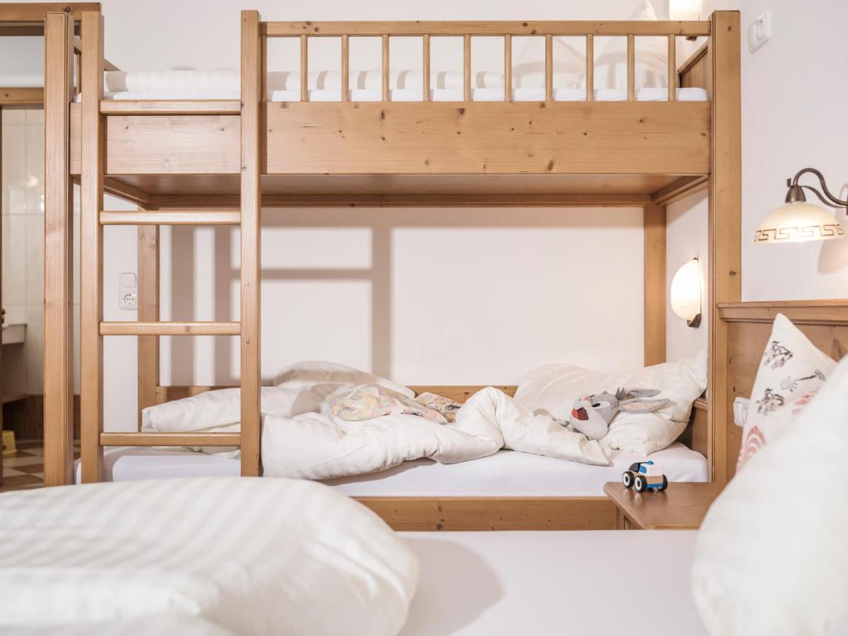 Kinderbauernhof Scharrerhof Hollersbach im Pinzgau Eksteriør billede